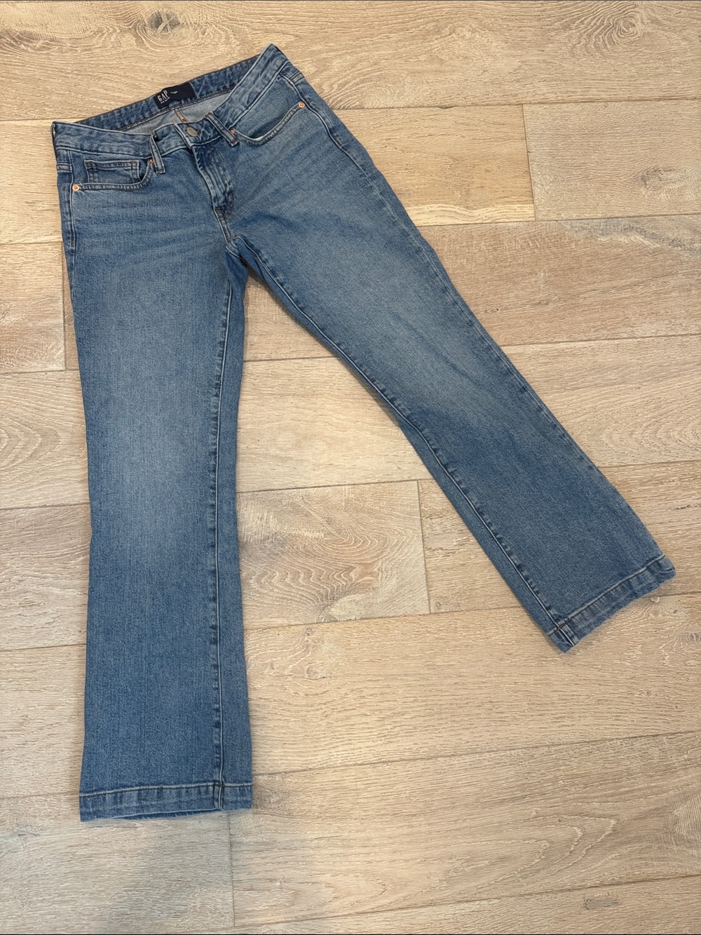 NEW Gap Denim classic blue jeans with slight boot cut mid rise NEW without tags